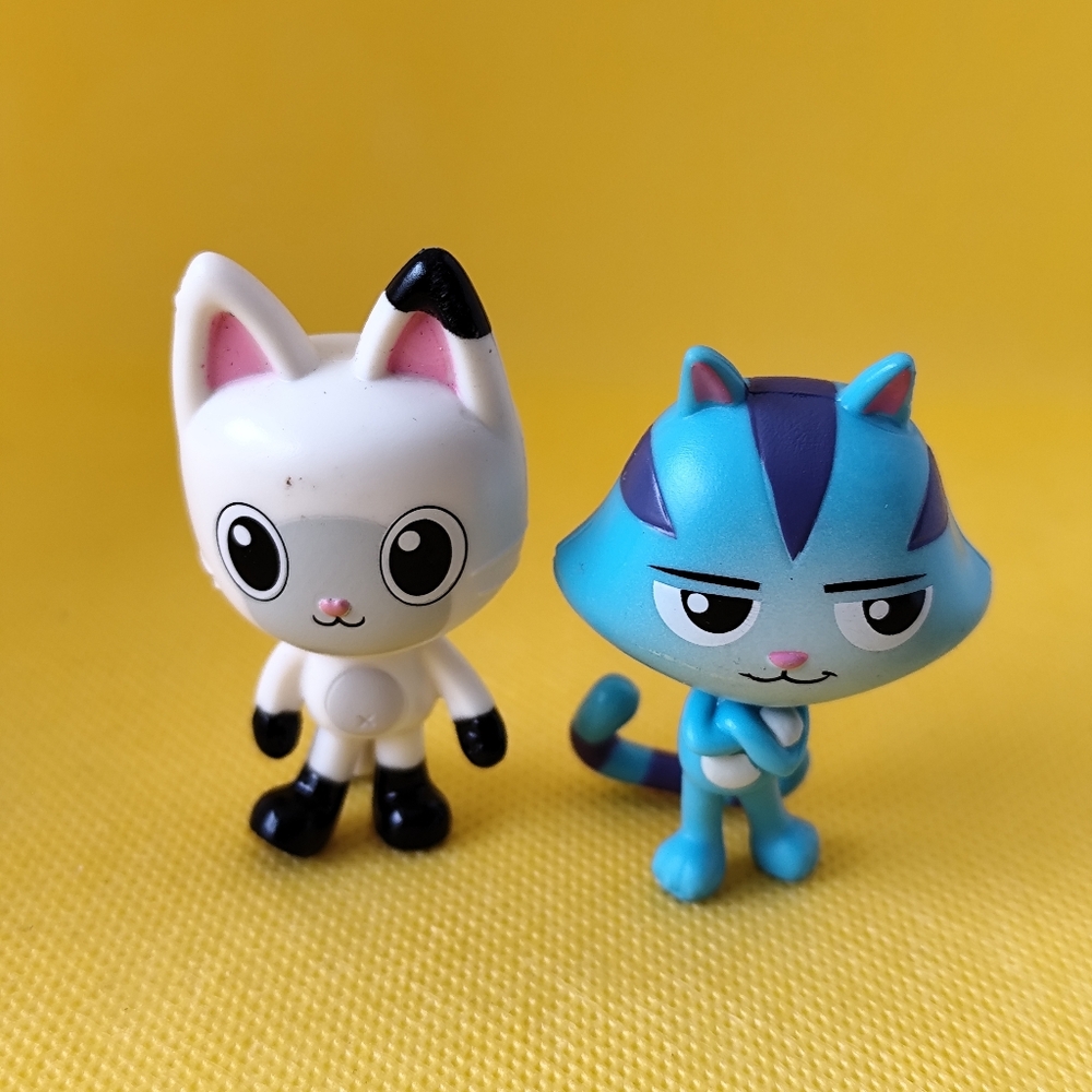 3/$25💙Gabby's Dollhouse toy figures set of 2